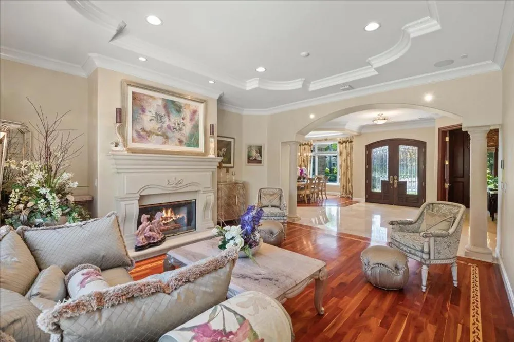 15863 Mina Way Saratoga, CA 95070