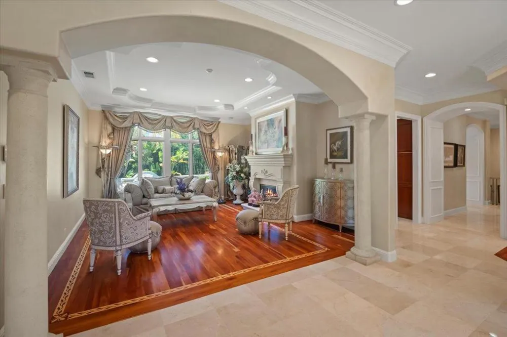 15863 Mina Way Saratoga, CA 95070