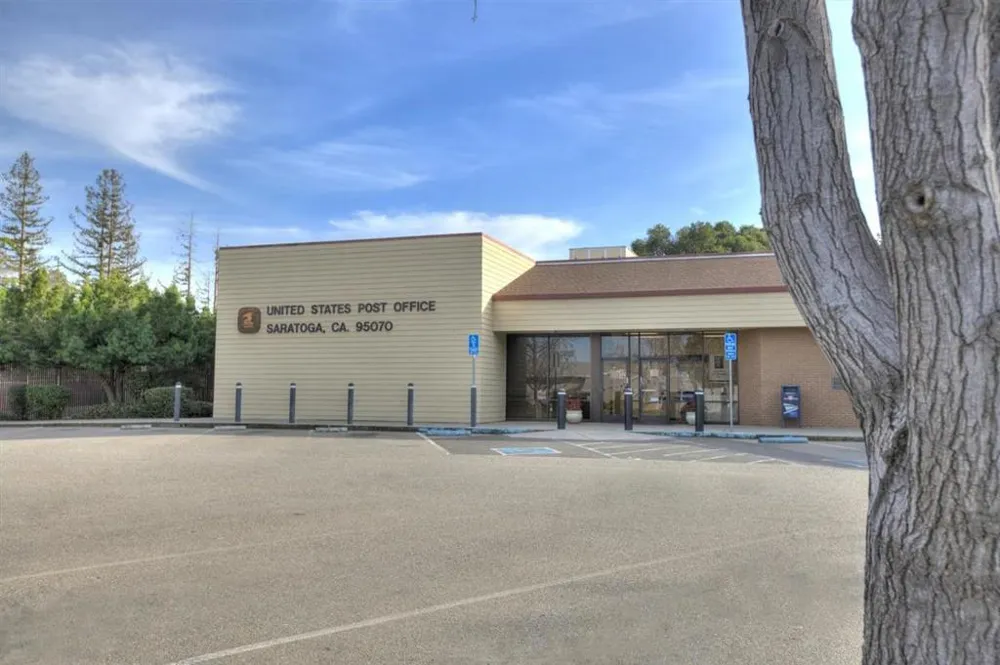 15863 Mina Way Saratoga, CA 95070