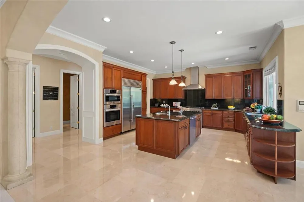 15863 Mina Way Saratoga, CA 95070