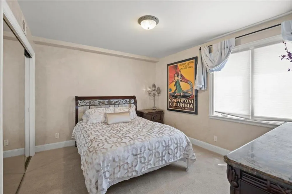 15863 Mina Way Saratoga, CA 95070