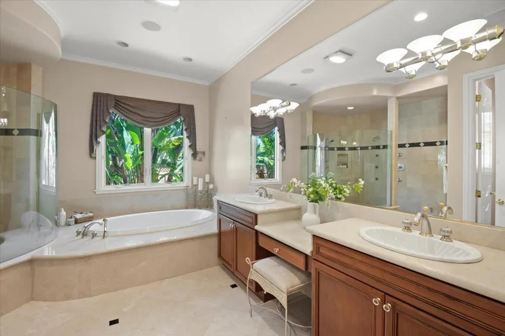 15863 Mina Way Saratoga, CA 95070