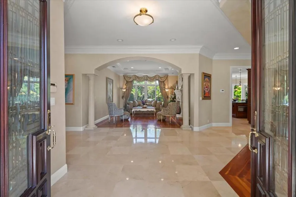 15863 Mina Way Saratoga, CA 95070