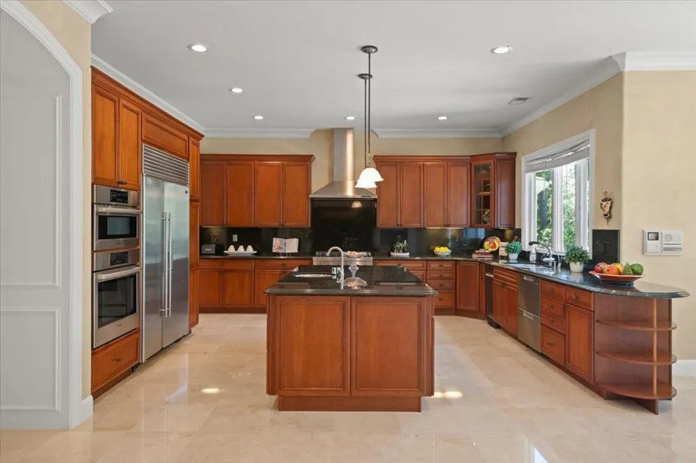 15863 Mina Way Saratoga, CA 95070