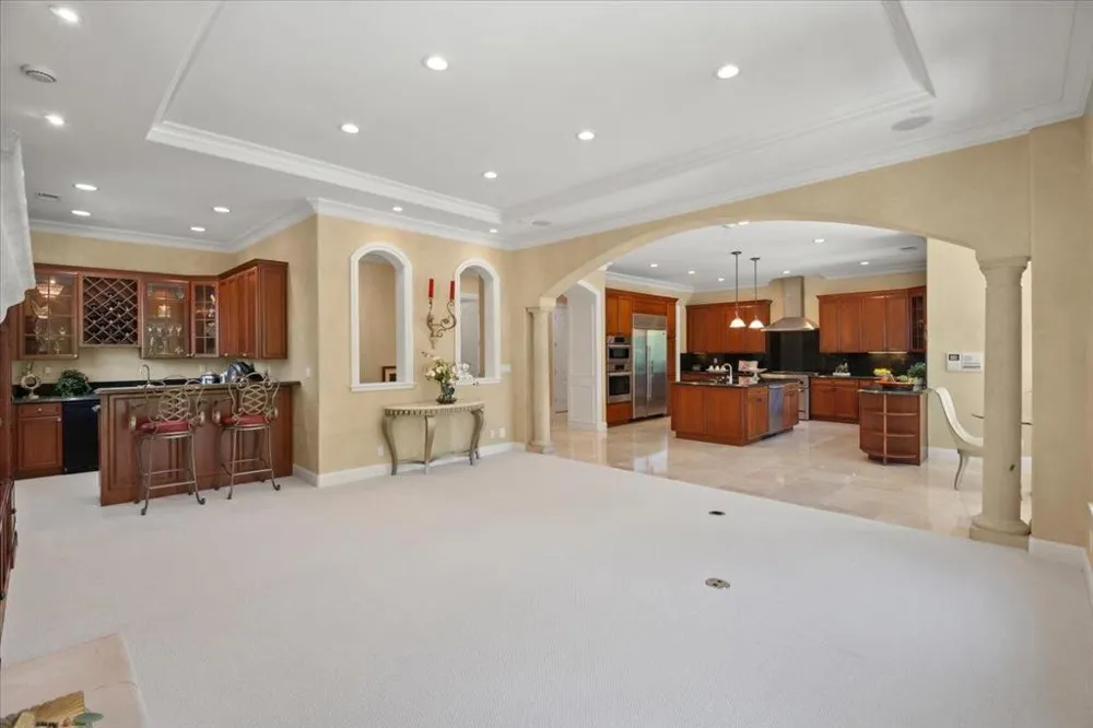 15863 Mina Way Saratoga, CA 95070