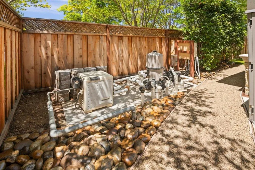 15863 Mina Way Saratoga, CA 95070