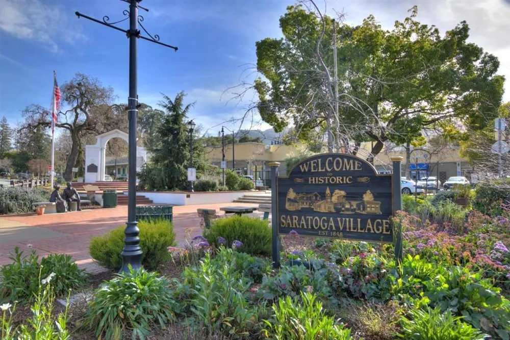 15863 Mina Way Saratoga, CA 95070