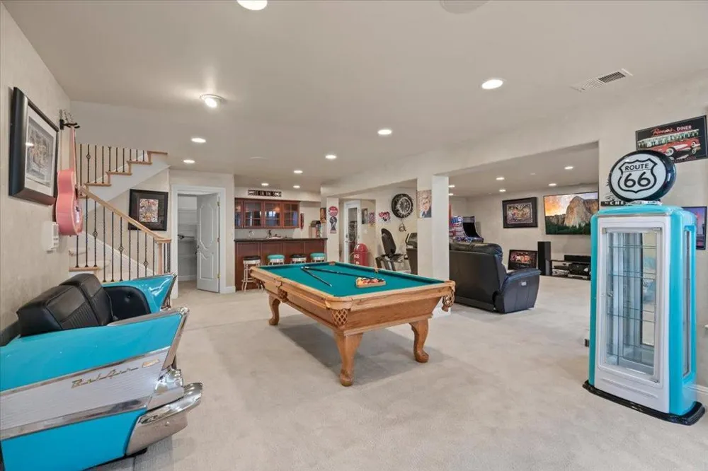 15863 Mina Way Saratoga, CA 95070