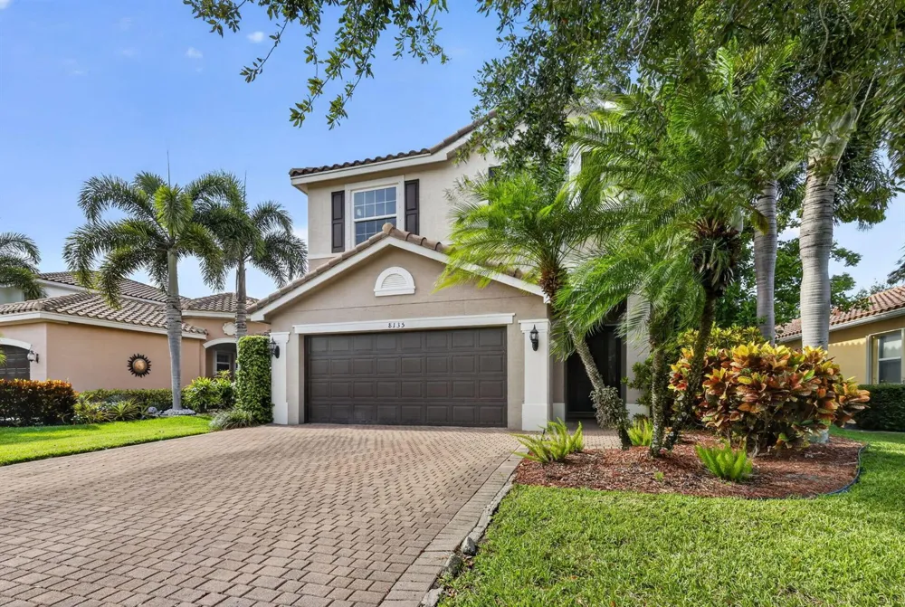 8135 Cantabria Falls Drive Boynton Beach, FL 33473