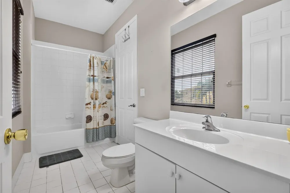 8135 Cantabria Falls Drive Boynton Beach, FL 33473