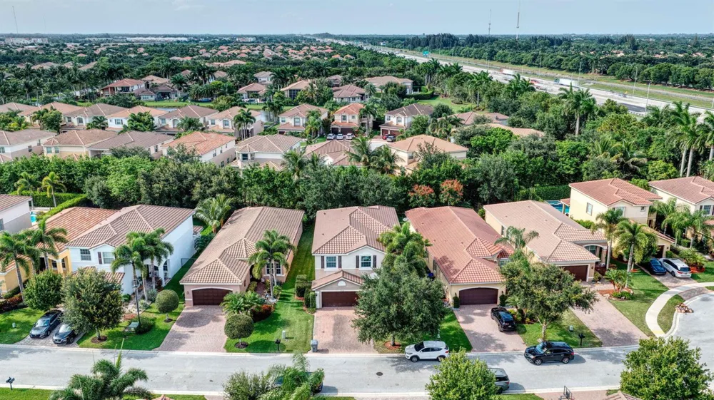 8135 Cantabria Falls Drive Boynton Beach, FL 33473