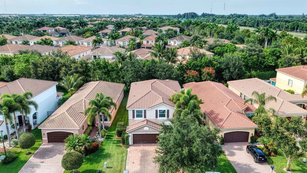 8135 Cantabria Falls Drive Boynton Beach, FL 33473