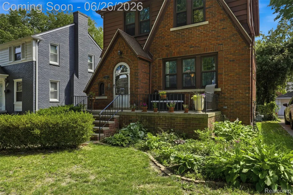461 Manor Street Grosse Pointe Farms City, MI 48236