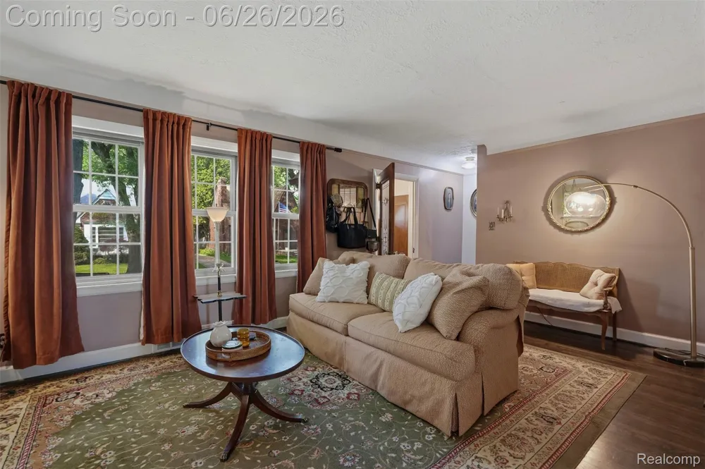 461 Manor Street Grosse Pointe Farms City, MI 48236