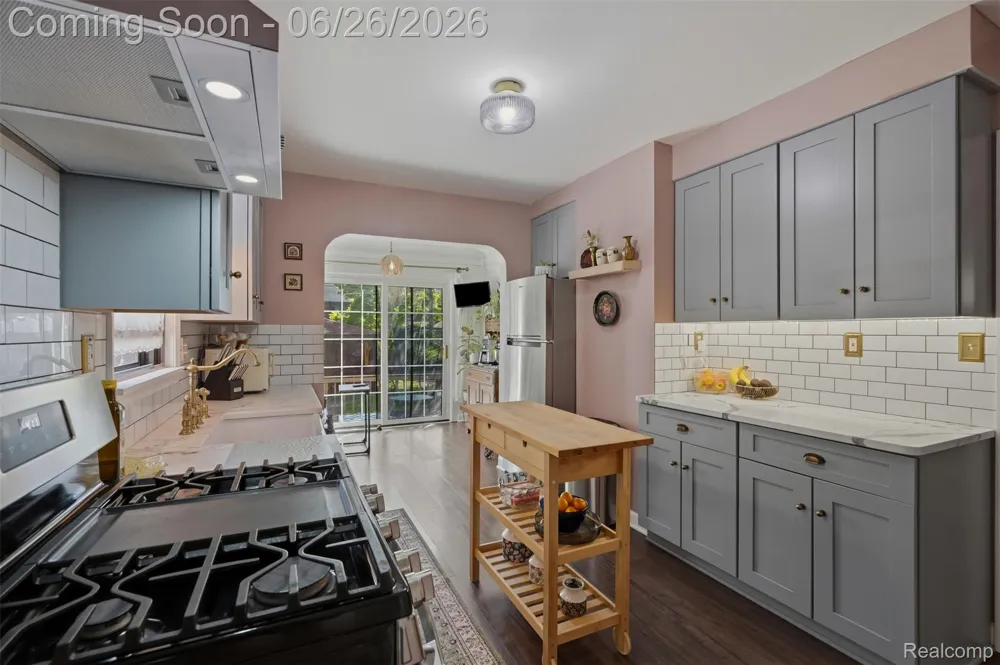 461 Manor Street Grosse Pointe Farms City, MI 48236