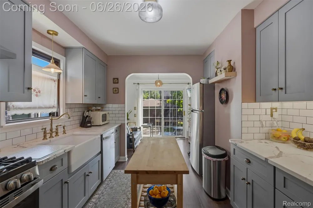 461 Manor Street Grosse Pointe Farms City, MI 48236