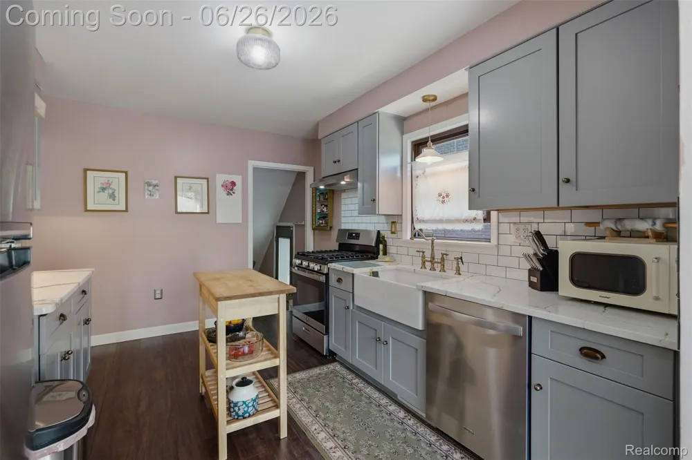 461 Manor Street Grosse Pointe Farms City, MI 48236