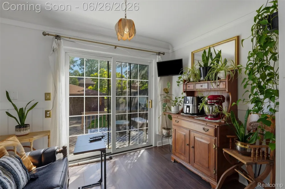 461 Manor Street Grosse Pointe Farms City, MI 48236