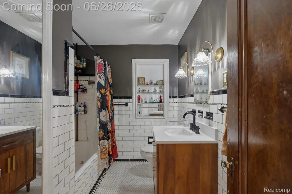 461 Manor Street Grosse Pointe Farms City, MI 48236