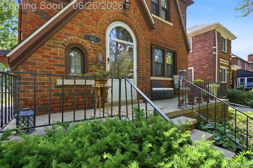 461 Manor Street Grosse Pointe Farms City, MI 48236