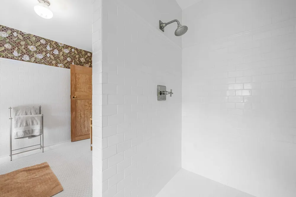 202 S Saint Joseph Leland Township, MI 49653