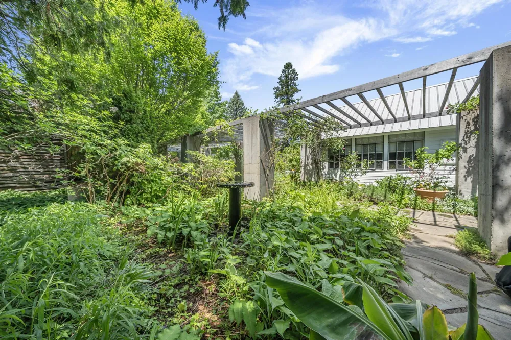 202 S Saint Joseph Leland Township, MI 49653