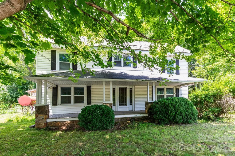 4085 Jacks Creek Road Burnsville, NC 28714