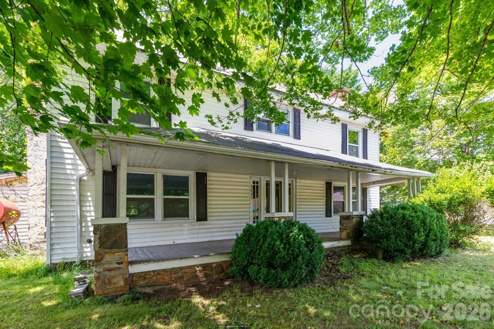 4085 Jacks Creek Road Burnsville, NC 28714
