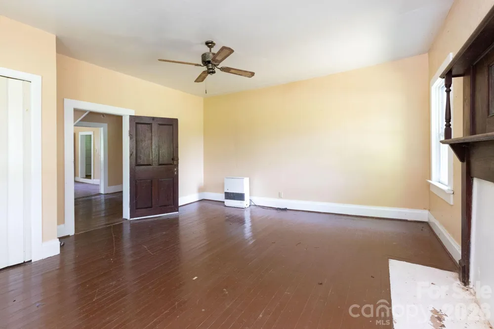 4085 Jacks Creek Road Burnsville, NC 28714