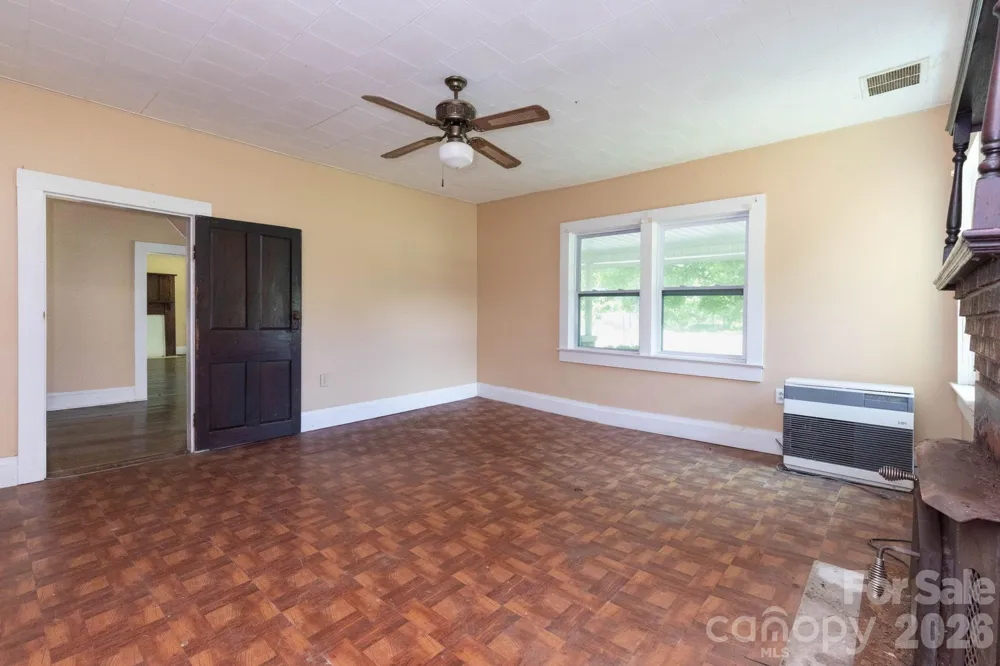 4085 Jacks Creek Road Burnsville, NC 28714