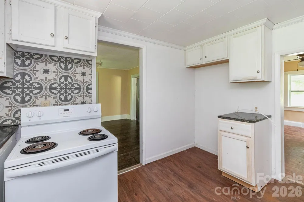 4085 Jacks Creek Road Burnsville, NC 28714