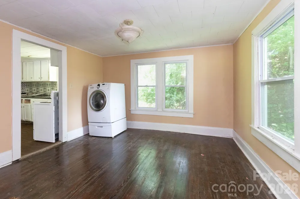 4085 Jacks Creek Road Burnsville, NC 28714