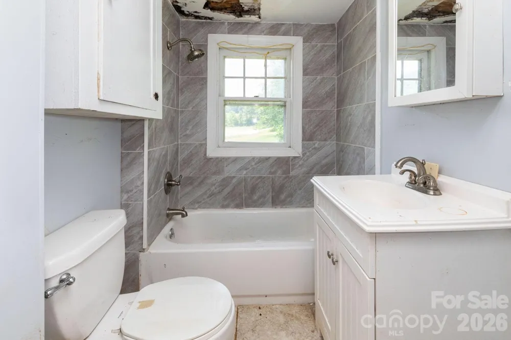 4085 Jacks Creek Road Burnsville, NC 28714