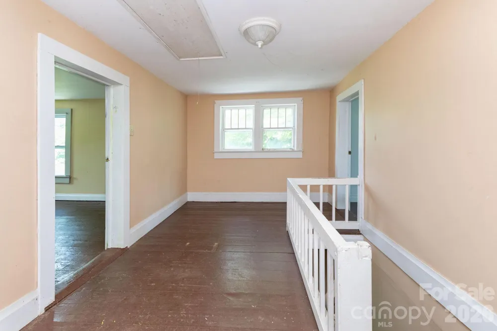 4085 Jacks Creek Road Burnsville, NC 28714