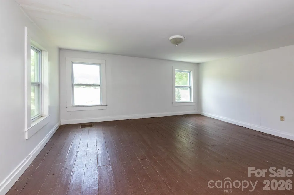 4085 Jacks Creek Road Burnsville, NC 28714