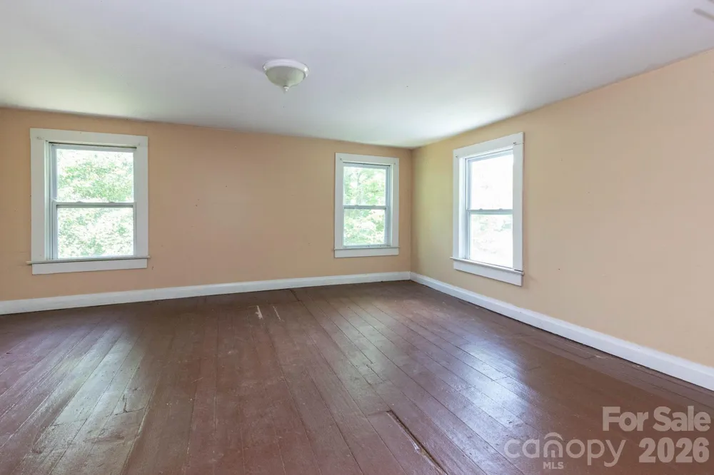 4085 Jacks Creek Road Burnsville, NC 28714