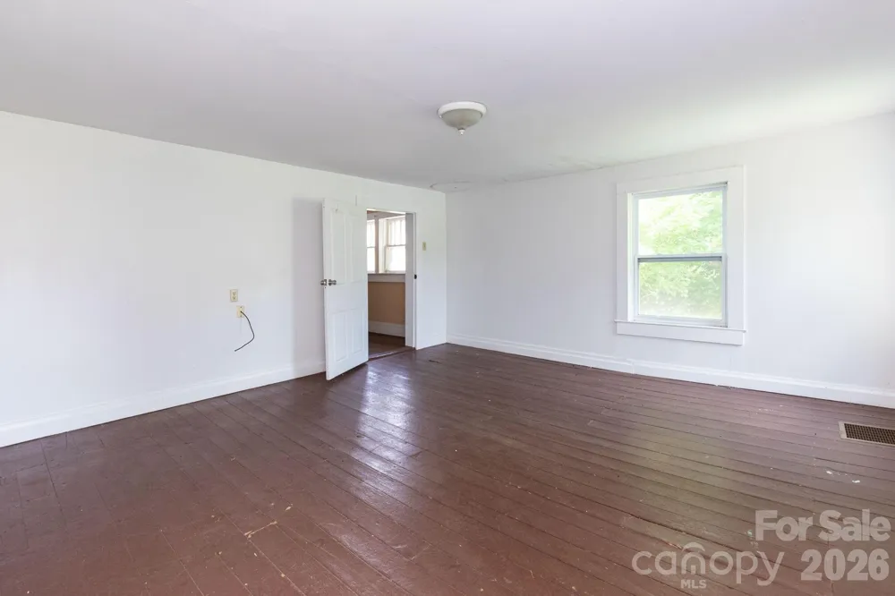 4085 Jacks Creek Road Burnsville, NC 28714