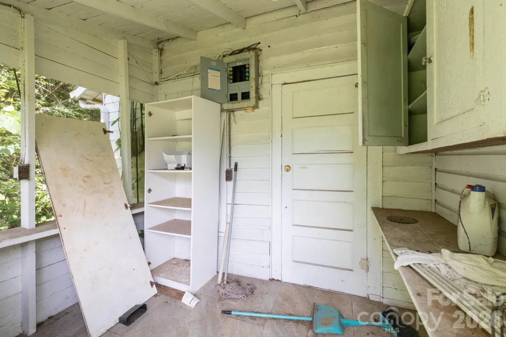 4085 Jacks Creek Road Burnsville, NC 28714