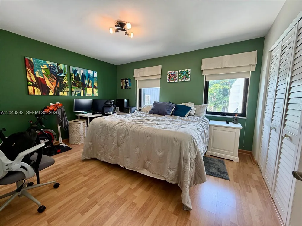6667 Miller Dr #15 South Miami, FL 33155