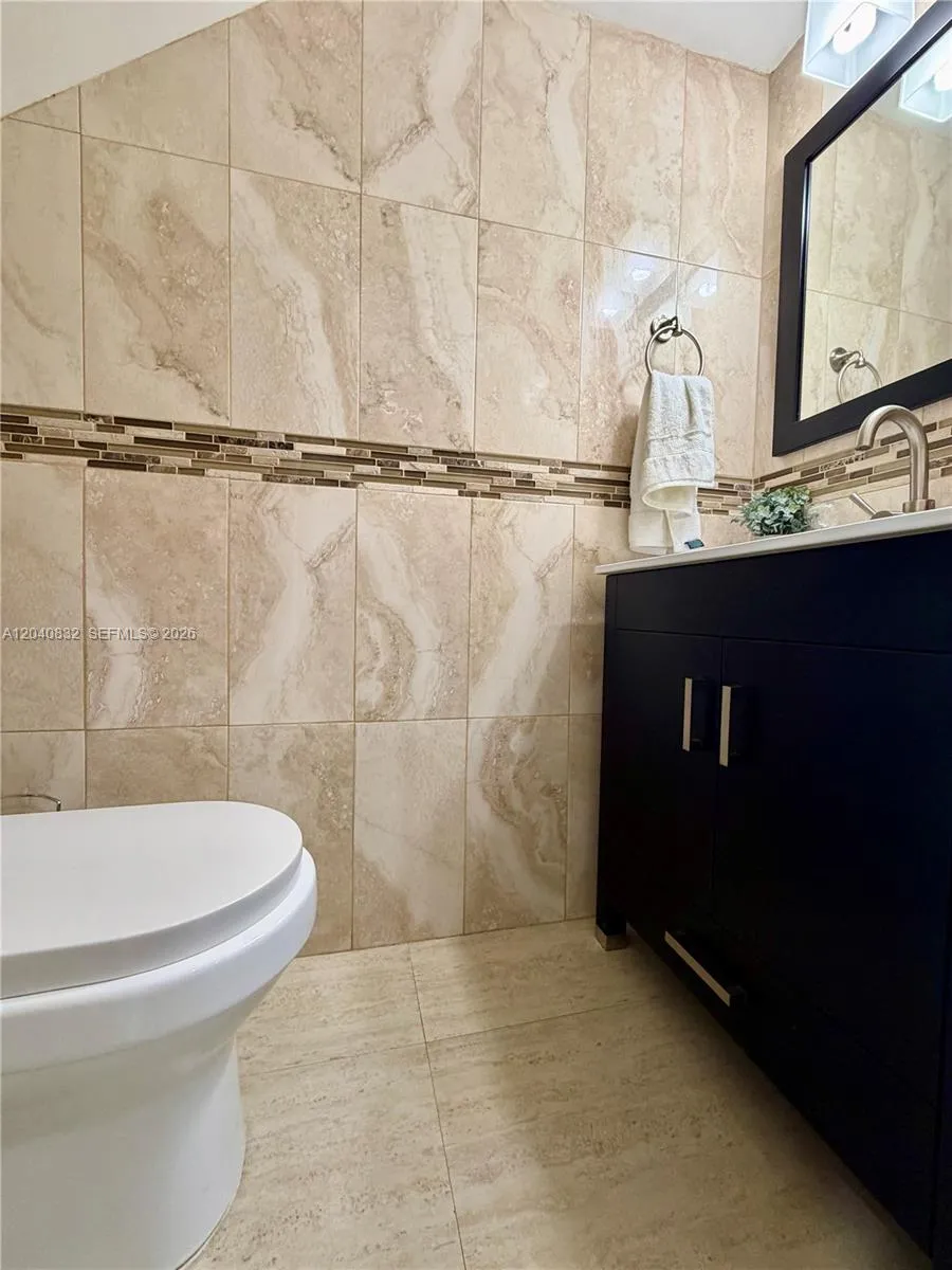6667 Miller Dr #15 South Miami, FL 33155