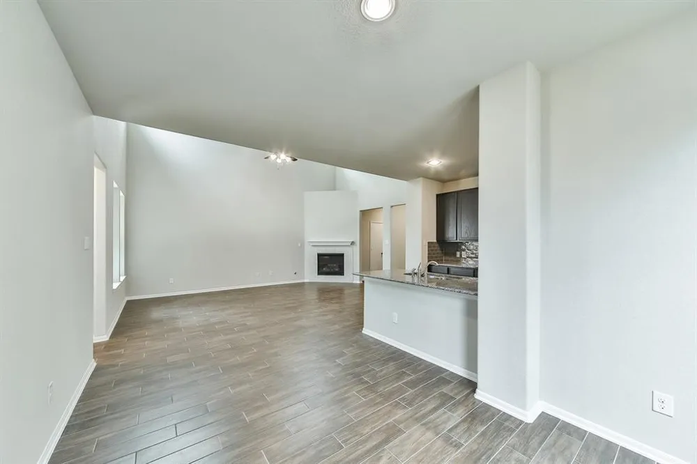 2323 Honey Heights Lane Fresno, TX 77545