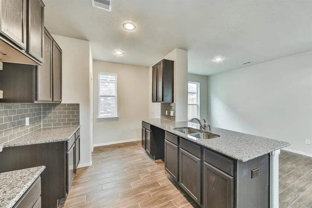 2323 Honey Heights Lane Fresno, TX 77545