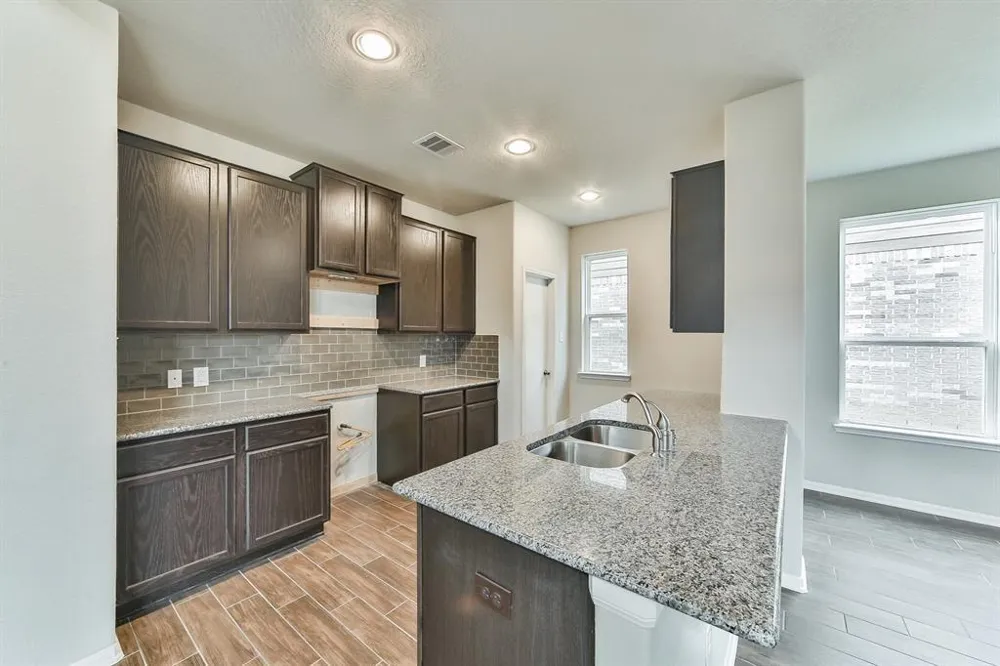 2323 Honey Heights Lane Fresno, TX 77545