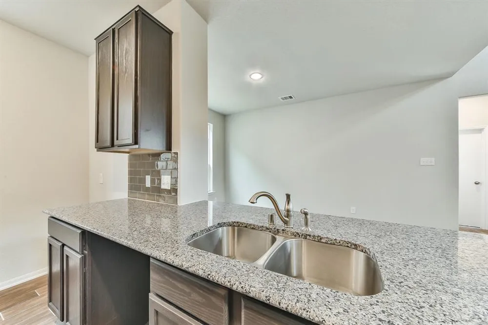 2323 Honey Heights Lane Fresno, TX 77545