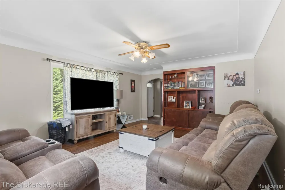 3290 Drexel Avenue Genesee Charter Township, MI 48506