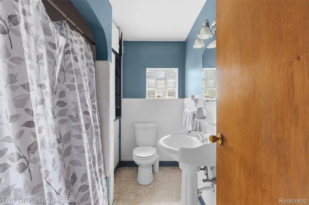 3290 Drexel Avenue Genesee Charter Township, MI 48506
