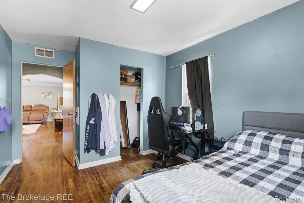 3290 Drexel Avenue Genesee Charter Township, MI 48506