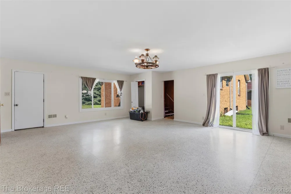 3290 Drexel Avenue Genesee Charter Township, MI 48506