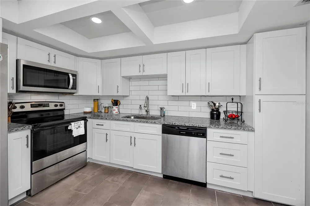 7530 SUNSHINE SKYWAY LANE S #115 St Petersburg, FL 33711