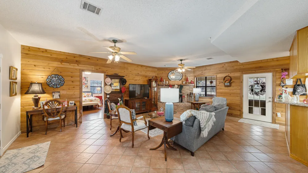 12525 County Road 4083 Scurry, TX 75158